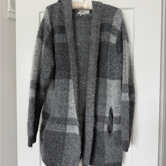 Gray Plaid Women's Oversized Sweater - Picture 1 of 4